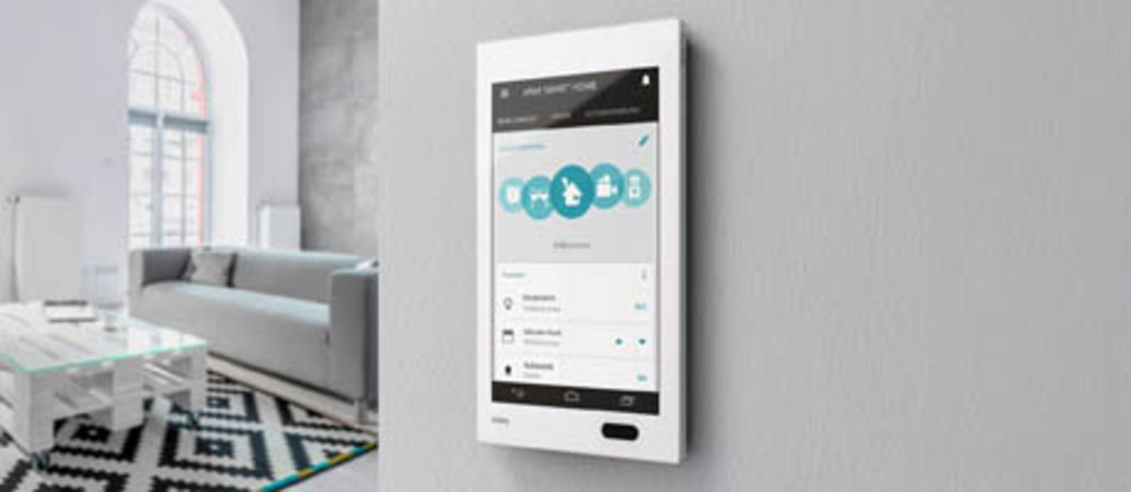 Bedienzentrale Gira G1 bei Stotz Elektro-u. Sicherheitstechnik GmbH & Co. KG in Felsberg