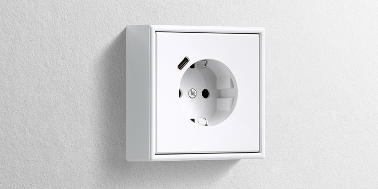 Erweiterter Anschlussraum für die Nachrüstung bei Stotz Elektro-u. Sicherheitstechnik GmbH & Co. KG in Felsberg